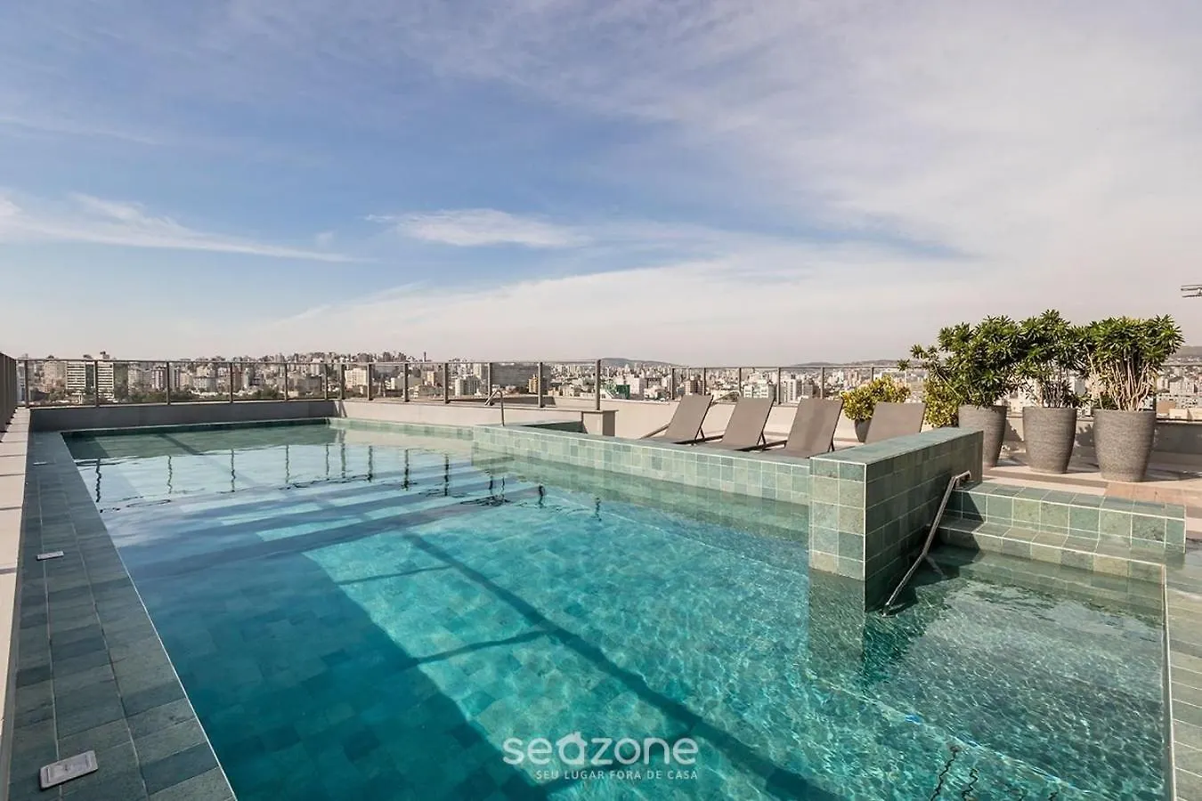 Estudio Em Predio Com Piscina Em Porto Alegre - Jre