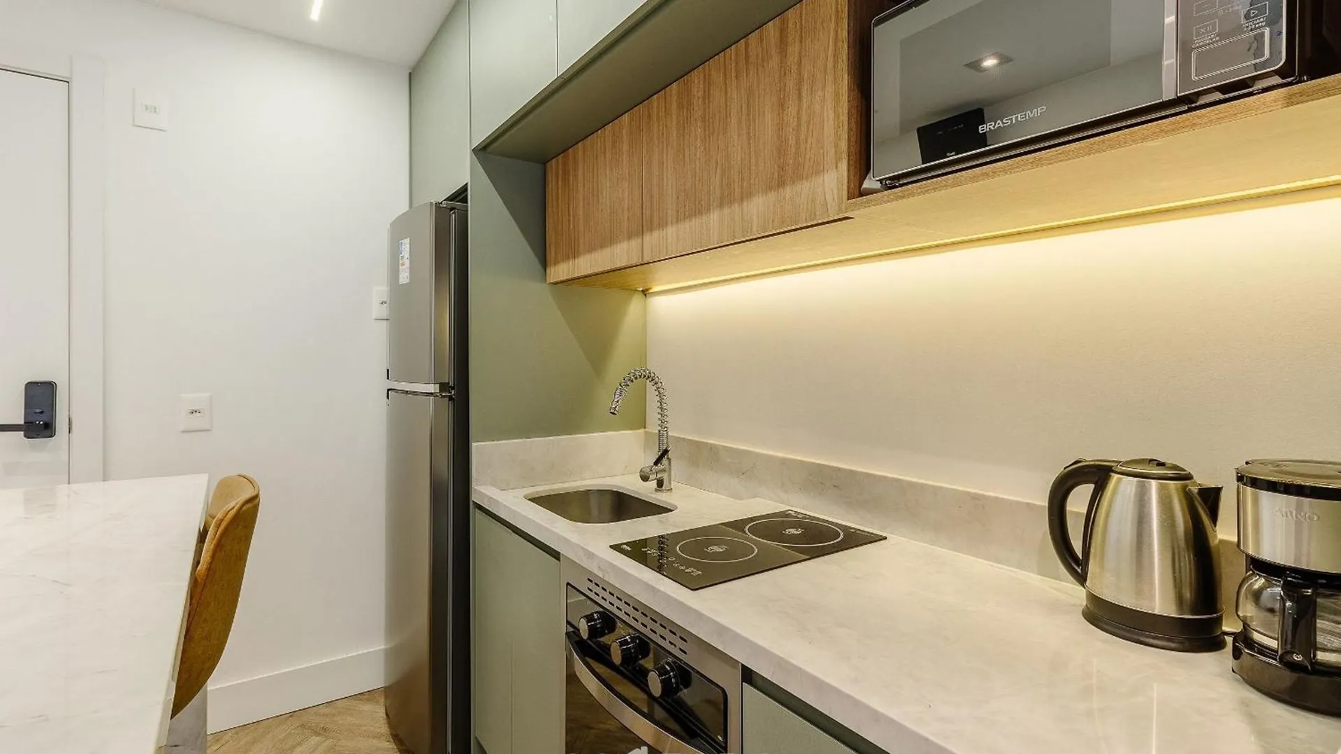 Apartment Estudio Em Predio Com Piscina Em Porto Alegre - Jre