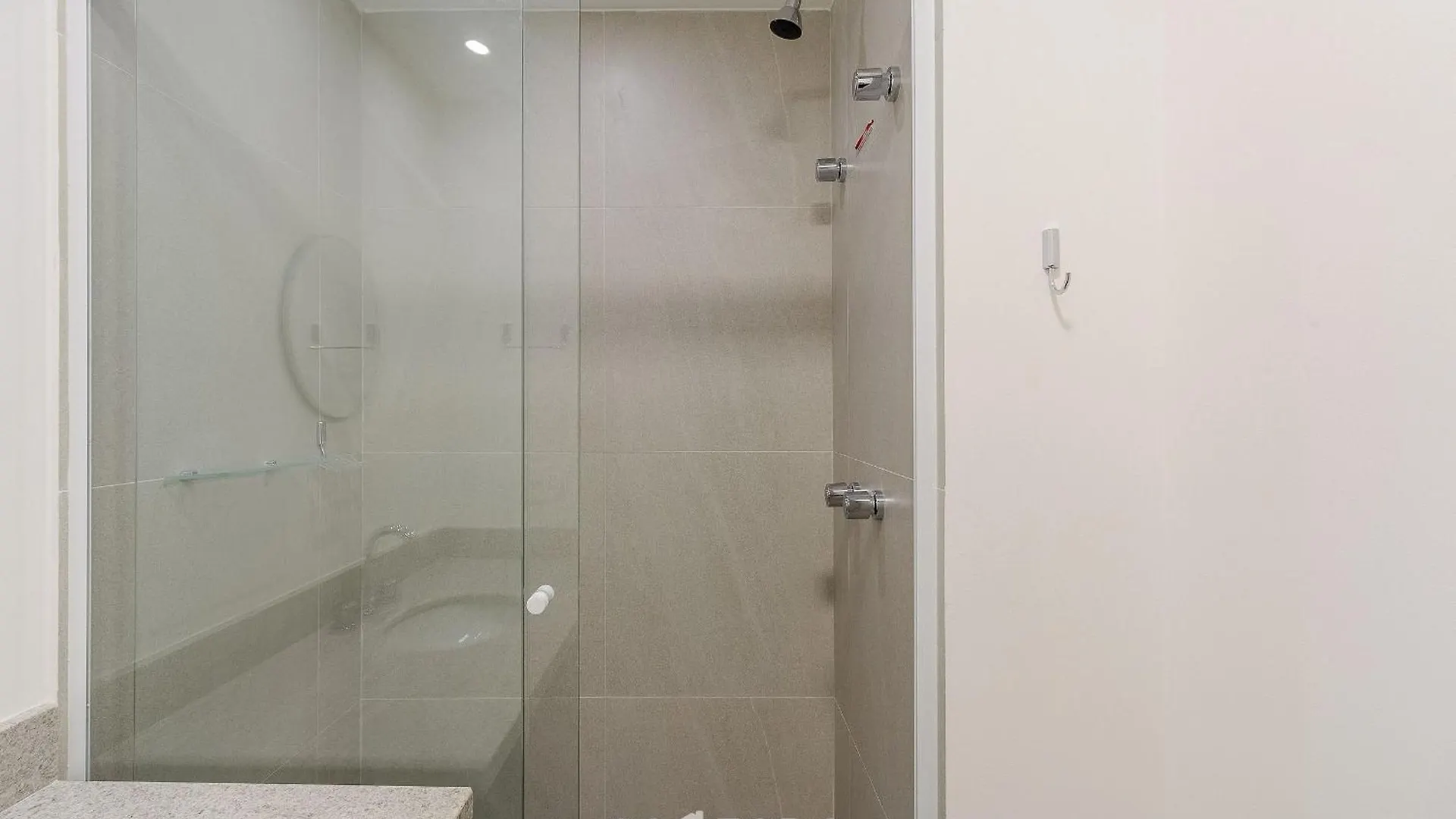 Estudio Em Predio Com Piscina Em Porto Alegre - Jre
